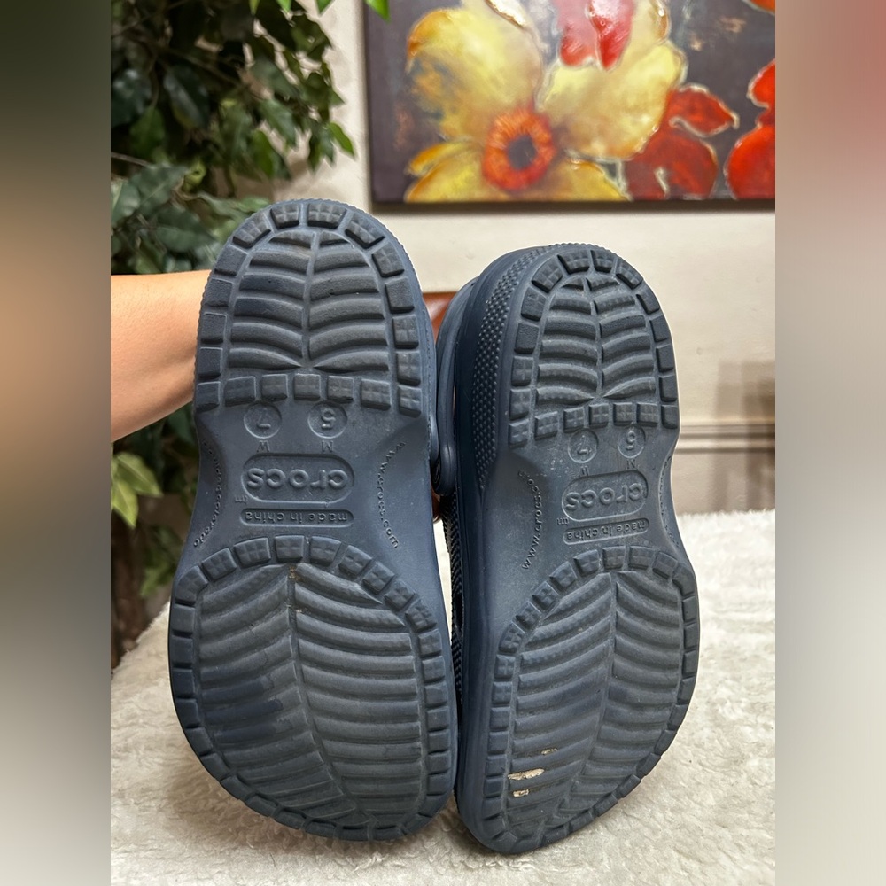 Crocs Unisex Classic Solid Clogs Navy - image 6